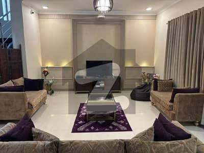 ڈی ایچ اے فیز 6 ڈی ایچ اے ڈیفینس,کراچی میں 4 کمروں کا 16 مرلہ مکان 11.0 کروڑ میں برائے فروخت۔