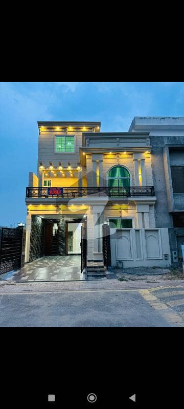 ڈریم گارڈنز ڈیفینس روڈ,لاہور میں 4 کمروں کا 5 مرلہ مکان 2.4 کروڑ میں برائے فروخت۔