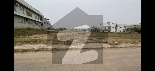 ڈی ایچ اے فیز 5 - سیکٹر سی ڈی ایچ اے ڈیفینس فیز 5,ڈی ایچ اے ڈیفینس,اسلام آباد میں 1 کنال رہائشی پلاٹ 3.3 کروڑ میں برائے فروخت۔