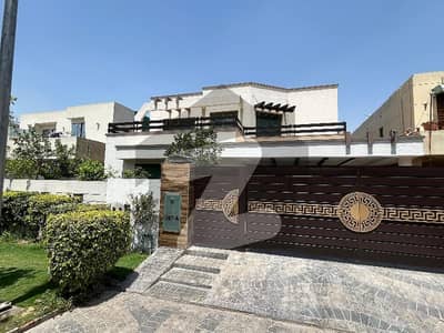 ڈی ایچ اے فیز 5 - بلاک اے فیز 5,ڈیفنس (ڈی ایچ اے),لاہور میں 5 کمروں کا 1 کنال مکان 9.25 کروڑ میں برائے فروخت۔