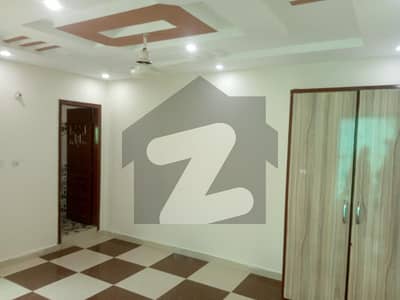 2ND FLOOR 10 MARLA 2 BED PORTION FOR RENT
