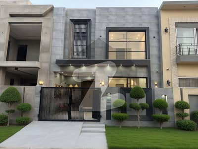 لیک سٹی میڈوز لاہور میں 3 کمروں کا 5 مرلہ مکان 2.5 کروڑ میں برائے فروخت۔