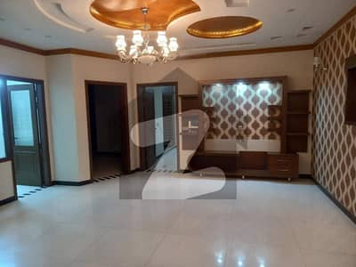 10 Marla Outstanding Lower Portion In Johar Town Near SHAUKAT KHANUM HOSPITAL Prime Location