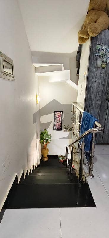 5 Marla Double Unit Used House For Sale In M Block Phase 8