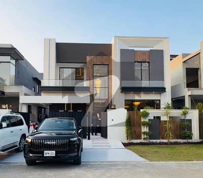 ڈی ایچ اے فیز 6 ڈیفنس (ڈی ایچ اے),لاہور میں 5 کمروں کا 1 کنال مکان 3.25 لاکھ میں کرایہ پر دستیاب ہے۔