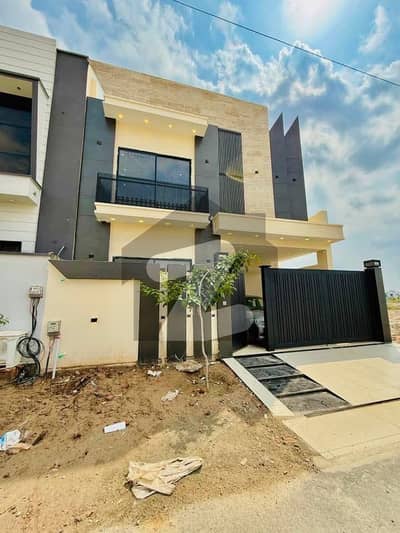 8 Marla modern house for sale