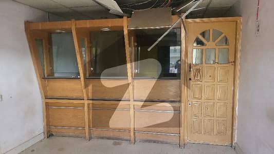 شاہراہِ فیصل کراچی میں 2 مرلہ Studio دکان 2.25 لاکھ میں کرایہ پر دستیاب ہے۔