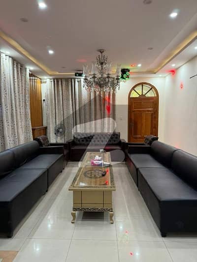 ایف ۔ 10 اسلام آباد میں 6 کمروں کا 1 کنال مکان 5.5 لاکھ میں کرایہ پر دستیاب ہے۔