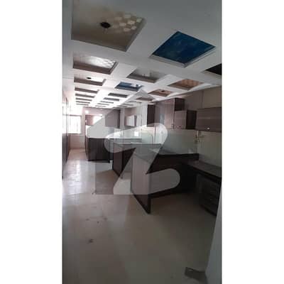 شاہراہِ فیصل کراچی میں 4 مرلہ Studio دفتر 1.2 لاکھ میں کرایہ پر دستیاب ہے۔