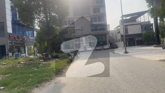 ڈی ایچ اے فیز 8 سابقہ ایئر ایوینیو ڈی ایچ اے فیز 8,ڈی ایچ اے ڈیفینس,لاہور میں 8 مرلہ کمرشل پلاٹ 5.5 کروڑ میں برائے فروخت۔