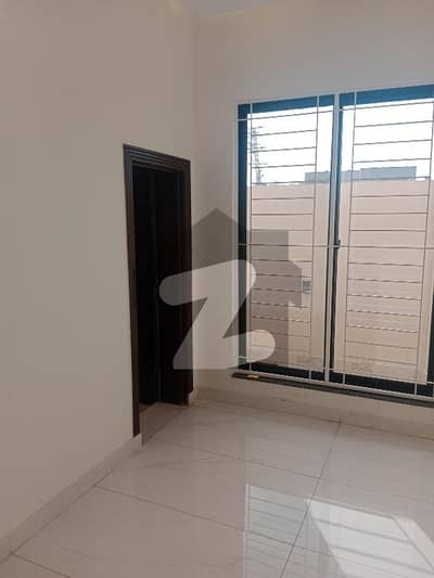 چنار باغ ۔ بولان بلاک چنار باغ,لاہور میں 3 کمروں کا 1 کنال مکان 3.1 کروڑ میں برائے فروخت۔