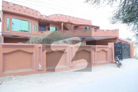 1 Kanal House 15 Bed 14Bath Semi Commercial Property MAIN Canal View RD