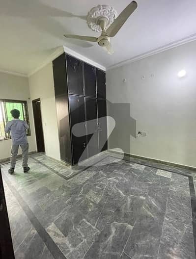 پاک عرب ہاؤسنگ سوسائٹی لاہور میں 1 کمرے کا 3 مرلہ فلیٹ 25.0 ہزار میں کرایہ پر دستیاب ہے۔