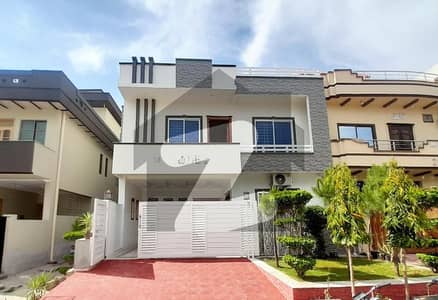 Corner 8 Marla Like New House for Sale in G13 Islamabad Prime Location Ideal Family Home