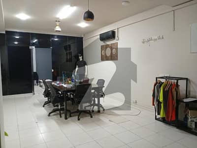 گلبرگ لاہور میں 3 مرلہ Studio دفتر 90.0 لاکھ میں برائے فروخت۔