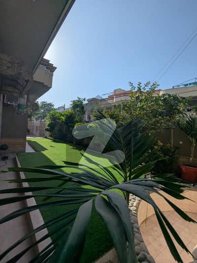 575 sq. yd ultra luxurious corner bungalow for sale in gulistan-e- jauhar block 15