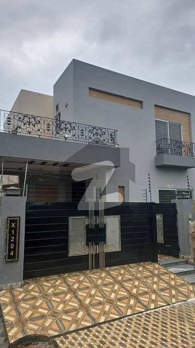 ڈی ایچ اے فیز 7 - بلاک ایکس فیز 7,ڈیفنس (ڈی ایچ اے),لاہور میں 4 کمروں کا 10 مرلہ مکان 1.75 لاکھ میں کرایہ پر دستیاب ہے۔