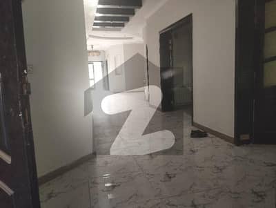 بحریہ ٹاؤن فیز 3 - ایگزیکیٹو لاجز بحریہ ٹاؤن فیز 3,بحریہ ٹاؤن راولپنڈی,راولپنڈی میں 1 کنال Studio بالائی پورشن 1.35 لاکھ میں کرایہ پر دستیاب ہے۔