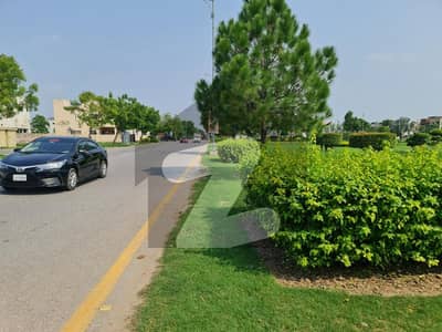 Centrally Located Residential Plot In DHA Phase 7 - Block R Is Available For sale