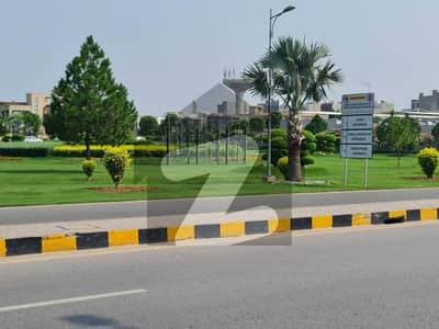 One kanal Residential Plot surrounded by houses Is Available For Sale In DHA Phase 6 - Block N