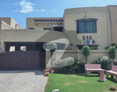 10 Marla House available for sale in Askari 10 Lahore