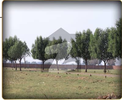 ORCHARD GREEN LUXURY FARM HOUSE SOCITY BEDIAN ROAD plot number 26 corner 2 kanal 16 marla plot for sale hot location