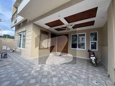 بحریہ انکلیو - سیکٹر بی1 بحریہ انکلیو,بحریہ ٹاؤن,اسلام آباد میں 5 کمروں کا 8 مرلہ مکان 3.85 کروڑ میں برائے فروخت۔