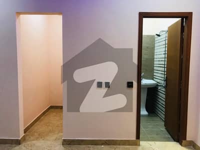 علی ٹاؤن لاہور میں 5 کمروں کا 10 مرلہ مکان 1.8 لاکھ میں کرایہ پر دستیاب ہے۔