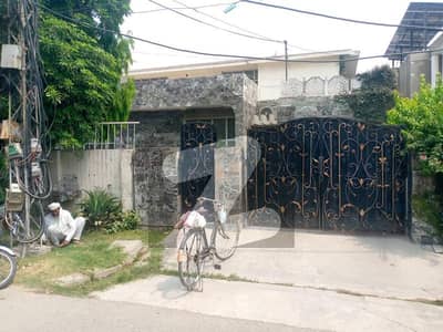 ڈی ایچ اے فیز 1 ڈیفنس (ڈی ایچ اے),لاہور میں 4 کمروں کا 1 کنال مکان 5.65 کروڑ میں برائے فروخت۔