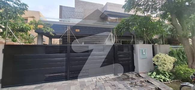 1 Kanal Elegant And Fully Maintained Super Hot Located Bungalow Is Available In The Best Block Of DHA Phase 4 Lahore.