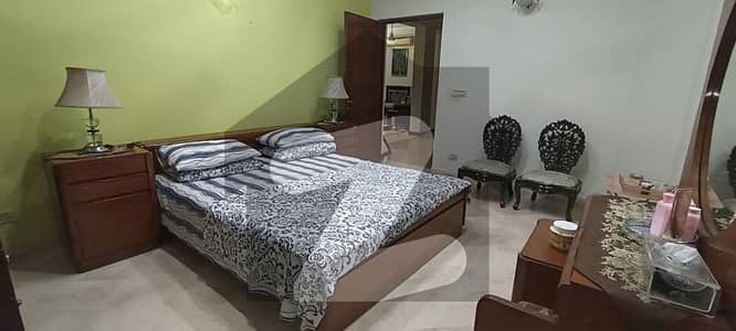 ڈی ایچ اے فیز 5 - بلاک جی فیز 5,ڈیفنس (ڈی ایچ اے),لاہور میں 5 کمروں کا 1 کنال مکان 9.5 کروڑ میں برائے فروخت۔