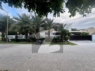 3 Kanal Elegant And Fully Maintained, Basement Super Hot Located 2 Kanal House & 1 Kanal Lush Bungalow Is Available In The Best Block Of DHA Phase 6 Lahore.