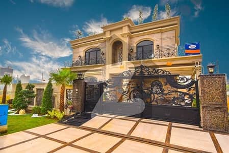 ڈی ایچ اے فیز 8 - بلاک وی فیز 8,ڈیفنس (ڈی ایچ اے),لاہور میں 7 کمروں کا 1 کنال مکان 16.0 کروڑ میں برائے فروخت۔