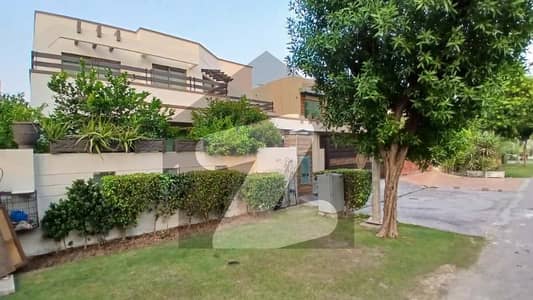 ڈی ایچ اے فیز 5 ڈیفنس (ڈی ایچ اے),لاہور میں 5 کمروں کا 1 کنال مکان 10.0 کروڑ میں برائے فروخت۔