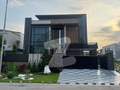 ڈی ایچ اے فیز 6 - بلاک ایف فیز 6,ڈیفنس (ڈی ایچ اے),لاہور میں 6 کمروں کا 1 کنال مکان 21.5 کروڑ میں برائے فروخت۔