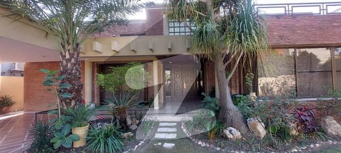 2 KANAL ELEGANT AND FULLY MAINTAINED SUPER HOT LOCATED BUNGALOW IS AVAILABLE IN THE BEST BLOCK OF DHA LAHORE.