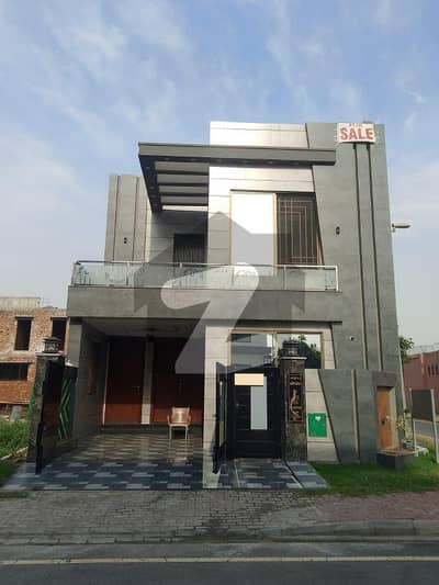 Corner 5 Marla Brand New House For Sale