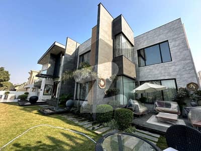 ڈی ایچ اے فیز 5 ڈیفنس (ڈی ایچ اے),لاہور میں 6 کمروں کا 2 کنال مکان 31.99 کروڑ میں برائے فروخت۔