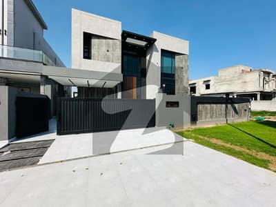 ڈی ایچ اے فیز 7 ڈیفنس (ڈی ایچ اے),لاہور میں 5 کمروں کا 1 کنال مکان 9.65 کروڑ میں برائے فروخت۔