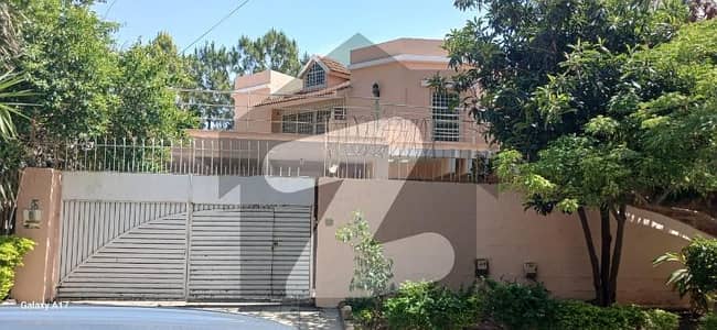 F. 8/1 Liveable House Size 500 Sqyd Best Living Drict Deal With Owner