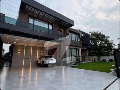 ڈی ایچ اے فیز 7 ڈیفنس (ڈی ایچ اے),لاہور میں 6 کمروں کا 1 کنال مکان 9.25 کروڑ میں برائے فروخت۔