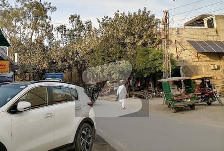 سبزہ زار سکیم ۔ بلاک ڈی سبزہ زار سکیم,لاہور میں 1 کنال رہائشی پلاٹ 4.6 کروڑ میں برائے فروخت۔