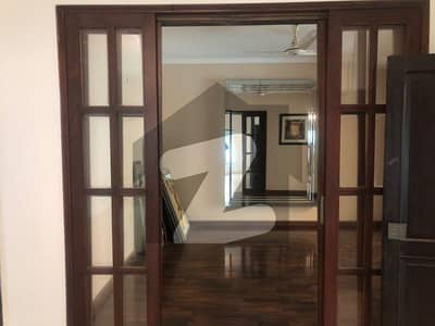 10 Marla House 4bed Available For Sale