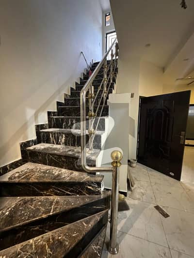 3 MARLA BRAND NEW HOUSE WITHOUT GASS AVAILABLE FOR RENT