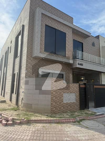 7 Marla Corner House for Sale | 6 Beds | Near Boulevard | Prime Location | Kohistan Enclave