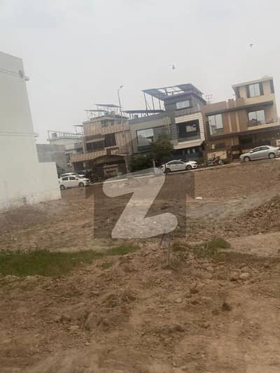 Prime Location 1 Kanal Residential Plot For sale In Park View City