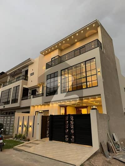 7.5 Marla Ultra Modern Triple Story Most Luxurious House Available For Sale At Prime Location