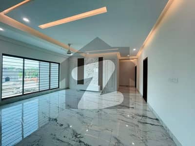 Brand New 4 Bed Apartment for Sale Sector S, Askari 10 Lahore