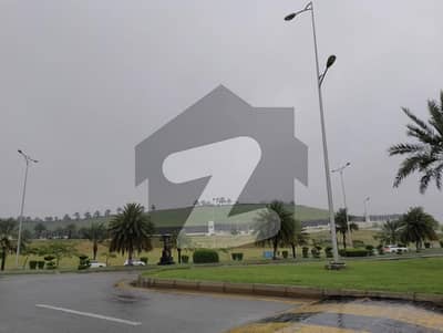 بحریہ ٹاؤن - پریسنٹ 18 بحریہ ٹاؤن کراچی,کراچی میں 2 کنال رہائشی پلاٹ 3.5 کروڑ میں برائے فروخت۔