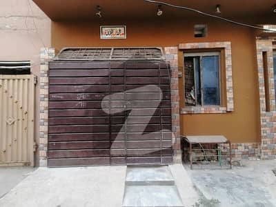 لالہ زار گارڈن لاہور میں 4 کمروں کا 3 مرلہ مکان 1.35 کروڑ میں برائے فروخت۔